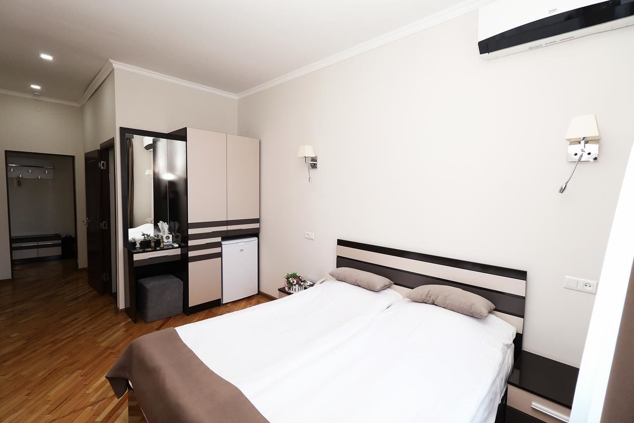 Отель Hotel Tigran Mets Yerevan Ереван-16