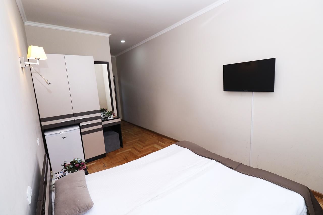 Отель Hotel Tigran Mets Yerevan Ереван-22