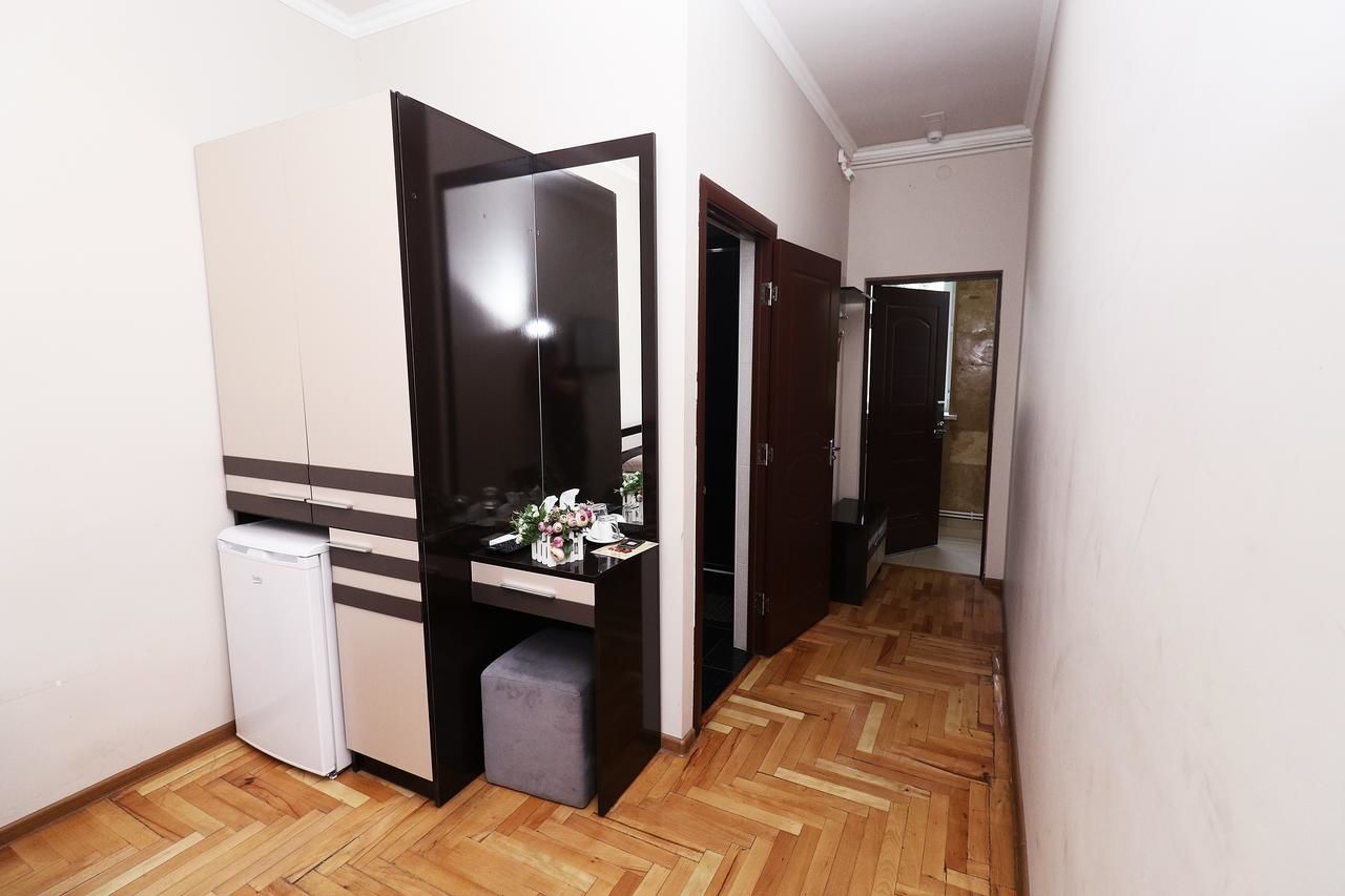 Отель Hotel Tigran Mets Yerevan Ереван-23