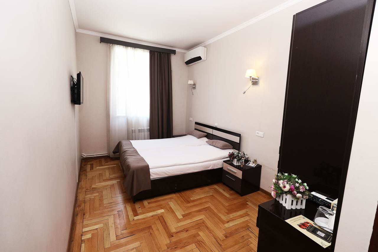 Отель Hotel Tigran Mets Yerevan Ереван-26