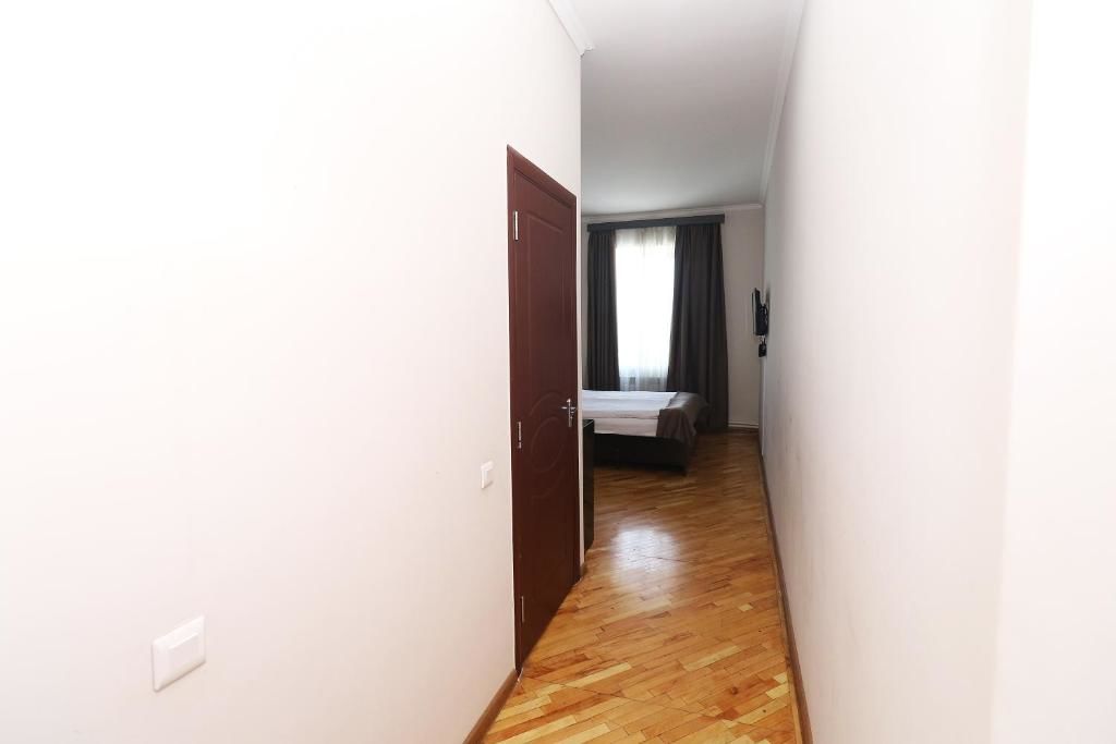 Отель Hotel Tigran Mets Yerevan Ереван-71