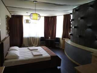 Отель Hotel Tigran Mets Yerevan Ереван Двухместный номер Делюкс с 1 кроватью-9